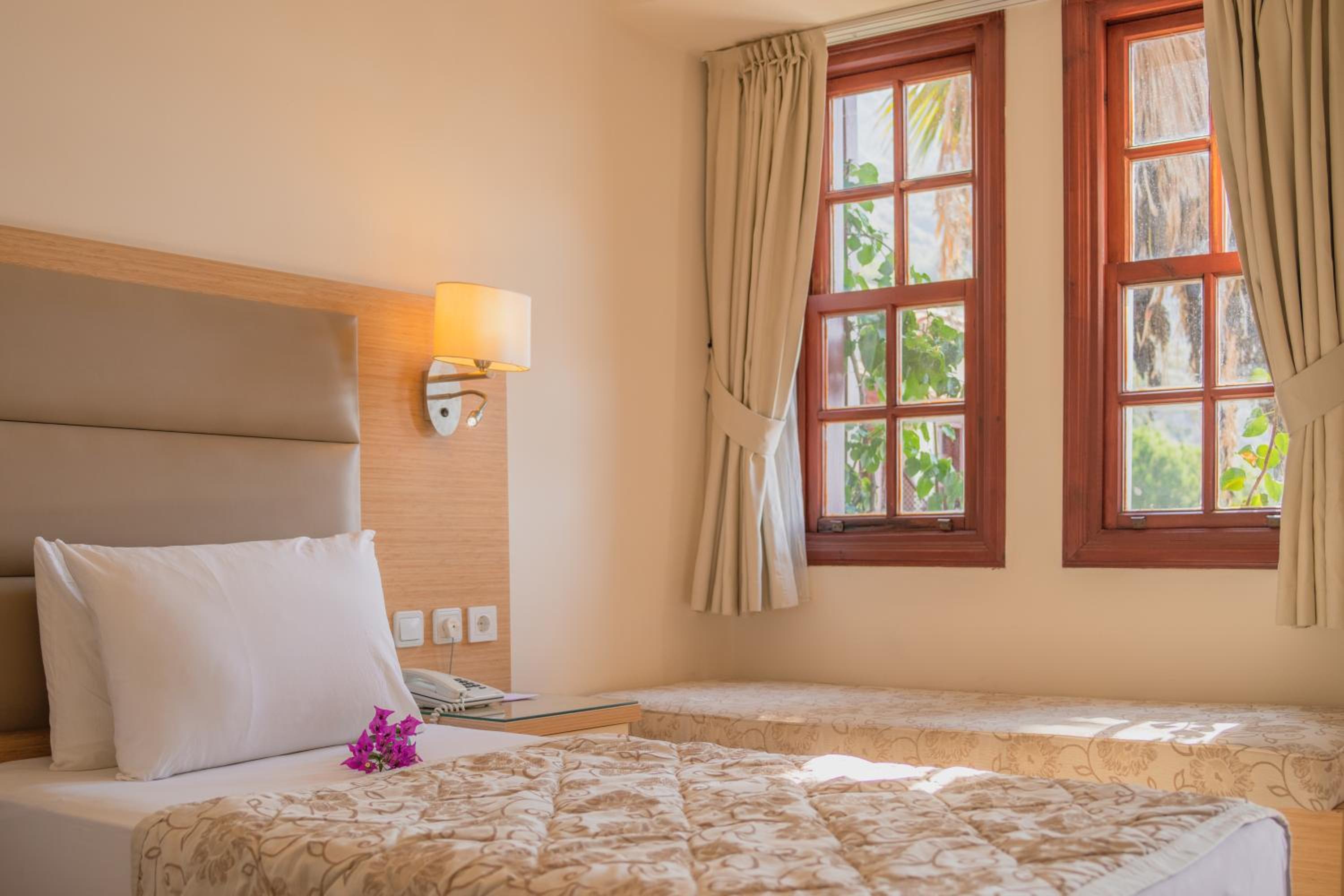 Standard Double or Twin Room - Photo 1