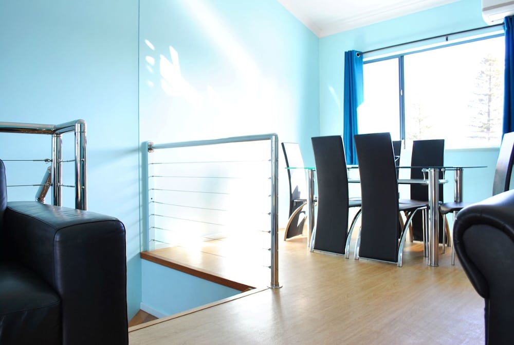 Standard Apartment, 2 Bedrooms, Non Smoking, Kitchen (Two Storey Holidays) photo 3