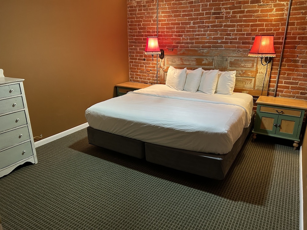 Double Room, Accessible, Ensuite (2 Twin Beds- Guest Room) photo 2