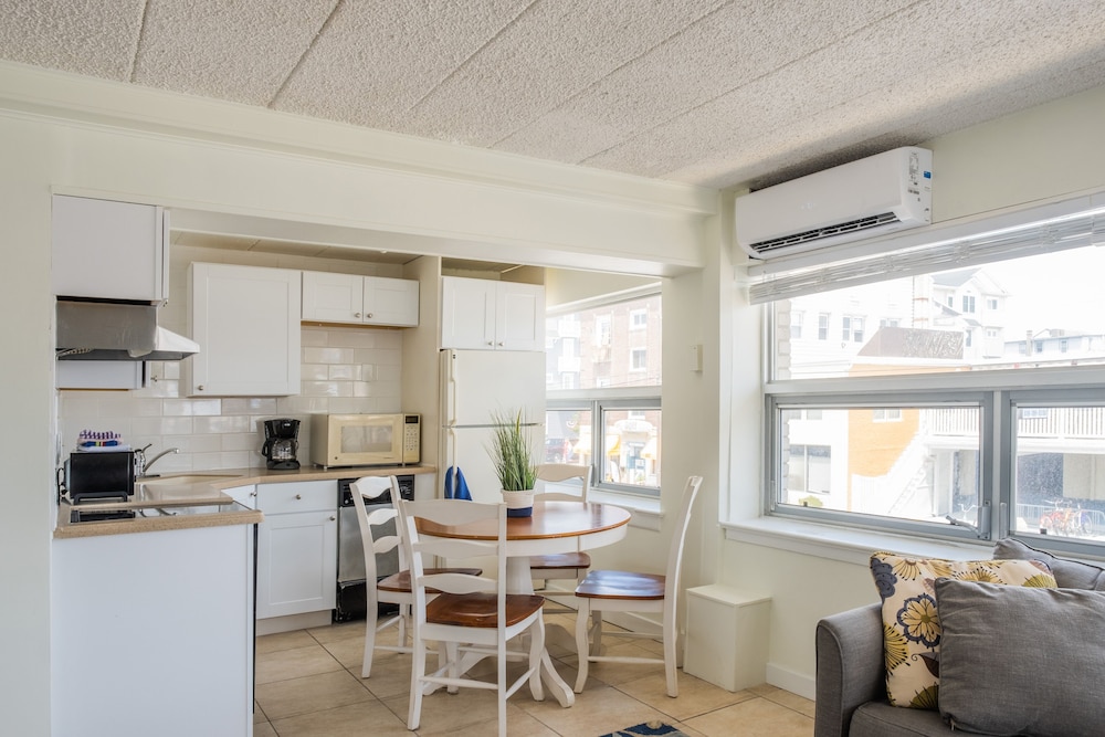 Deluxe Apartment, 2 Bedrooms, 2 Bathrooms photo 3