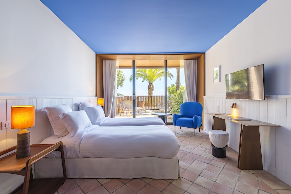 Room, Terrace, Pool Floor photo 1