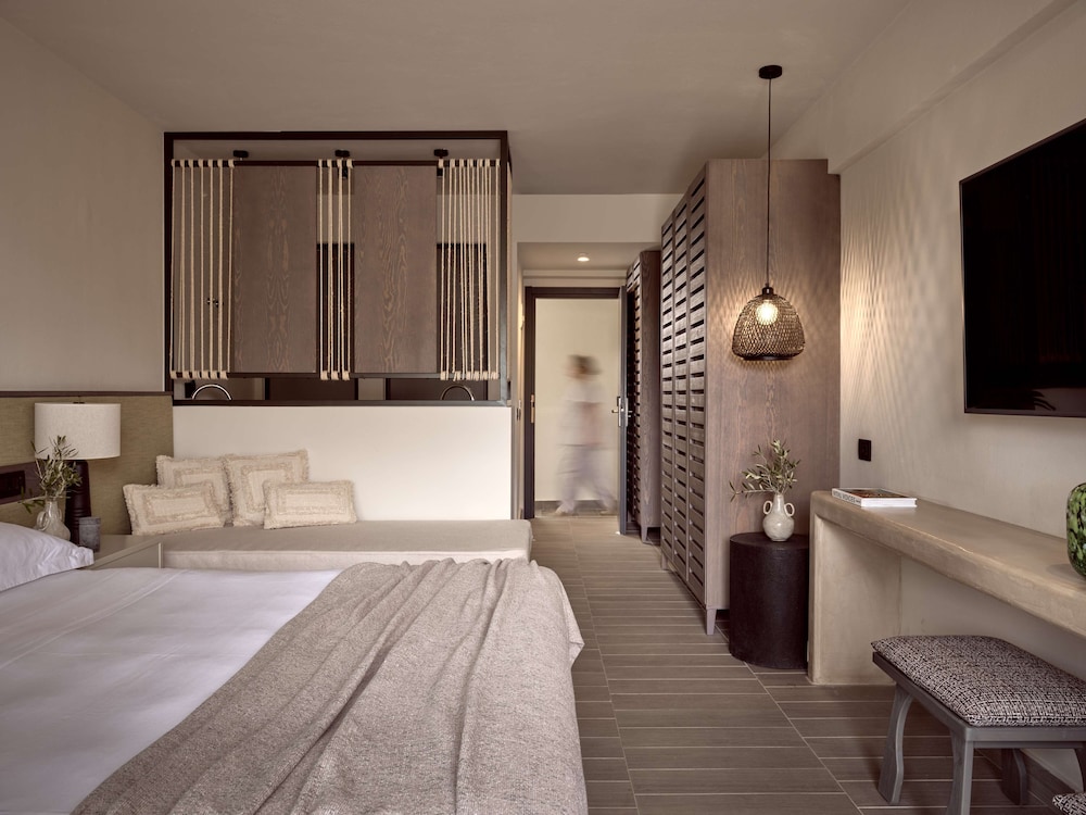 Evergreen Deluxe Room with Balcony
