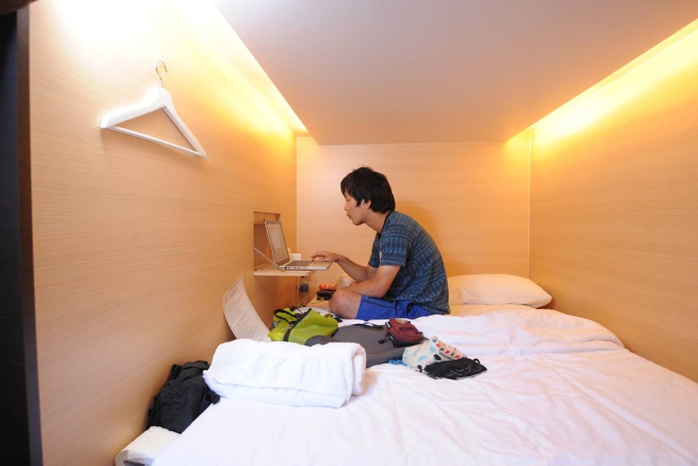 Premium Single Capsules Dormitory photo 2