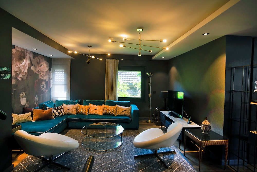 Villa, 4 Bedrooms, Non Smoking, Lake View photo 2