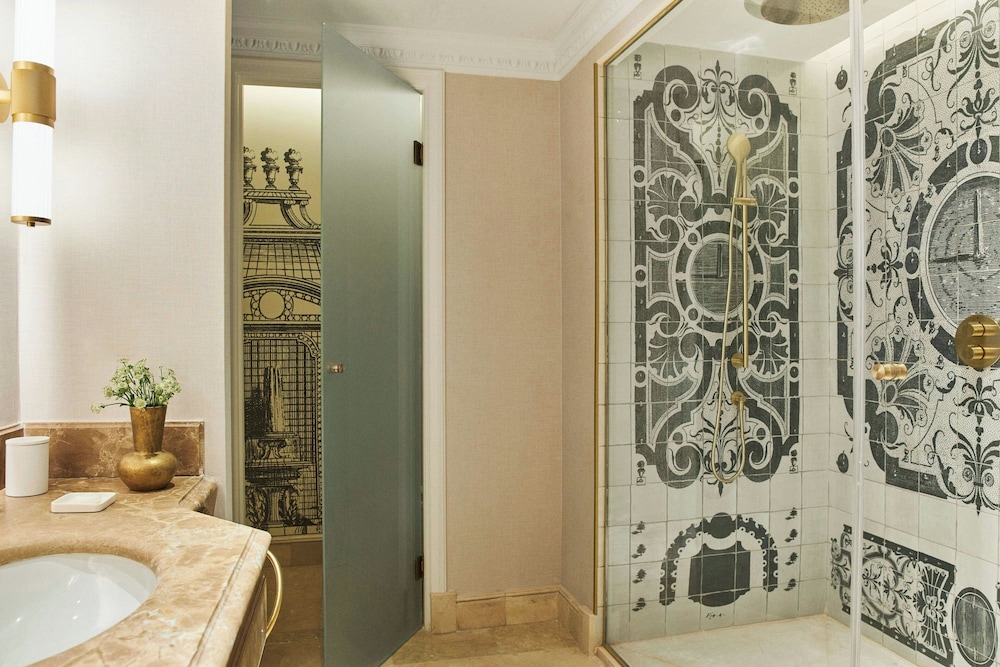 Palace Suite - Photo 18