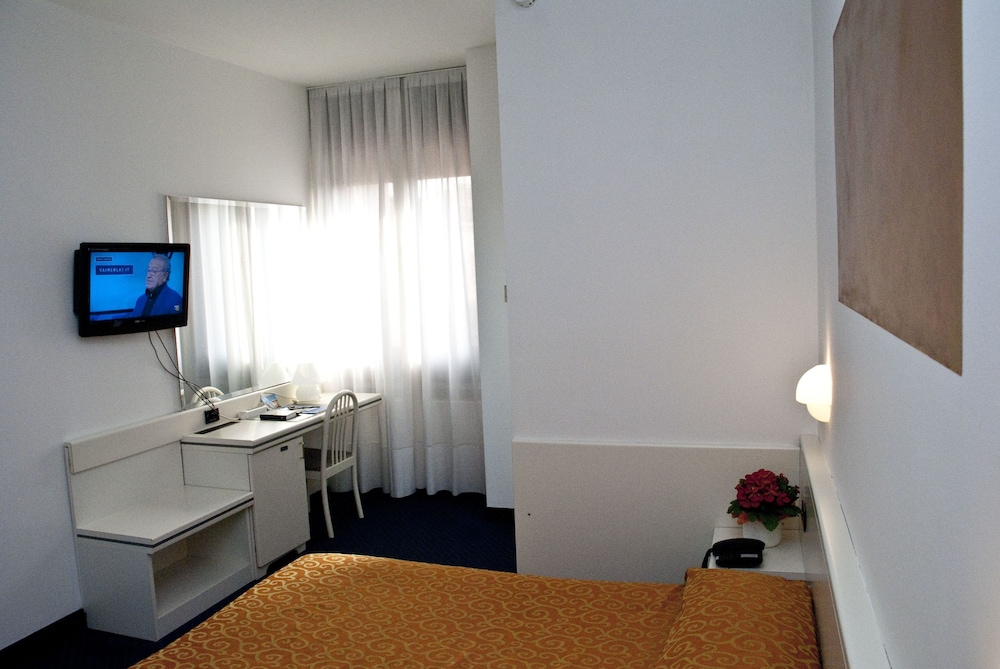 Deluxe Double Room Single Use photo 1