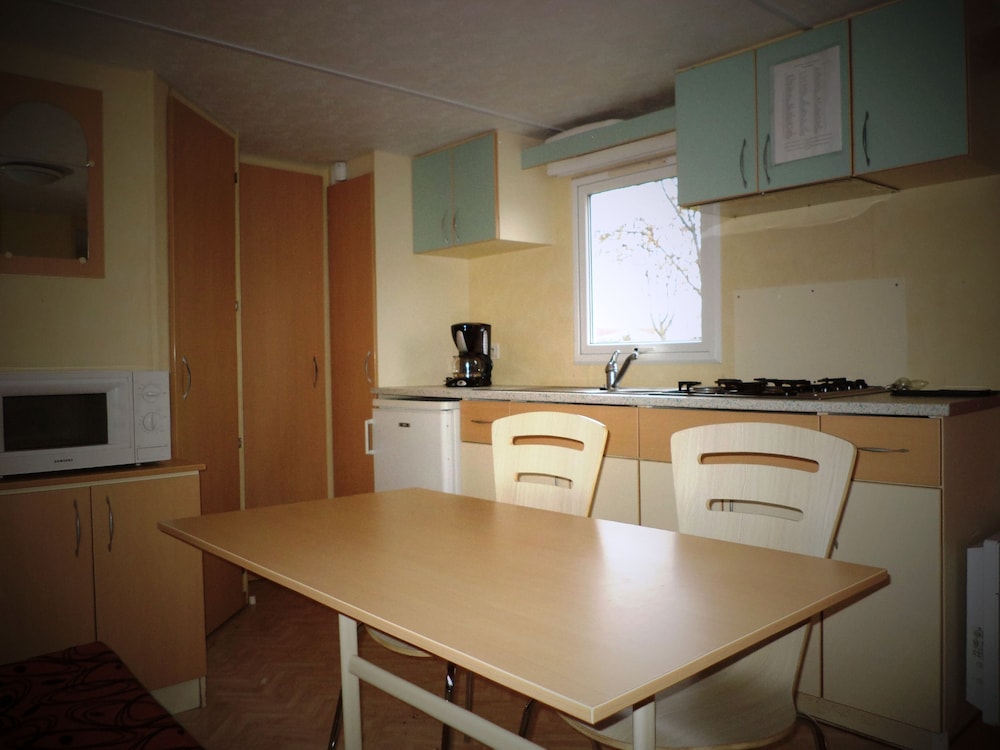 Basic Mobile Home photo 3
