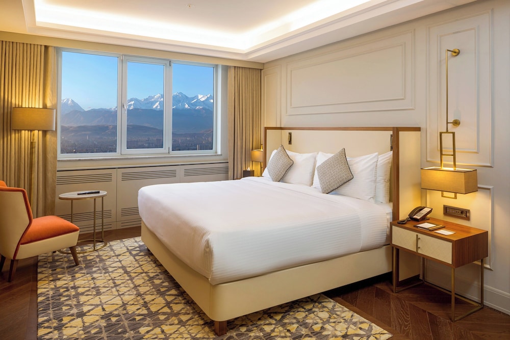 Executive Suite, 1 King Bed - Photo 1
