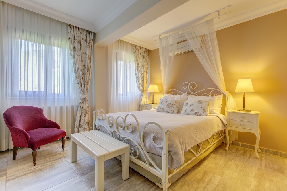 Economy Double Room, 1 Queen Bed, Non Smoking photo 1