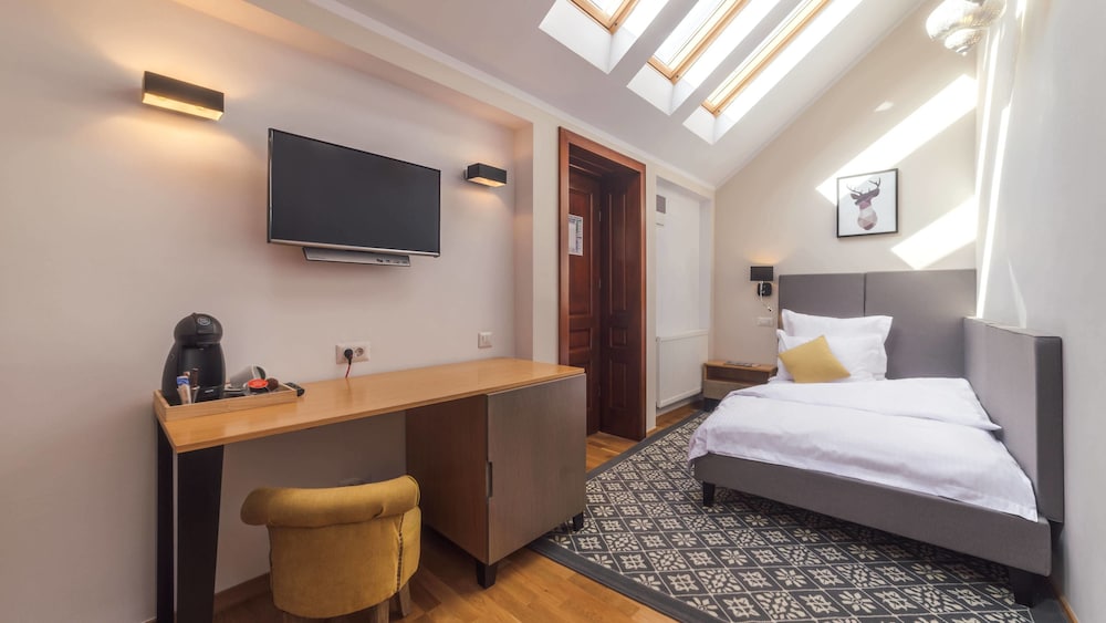 Economy Single Room