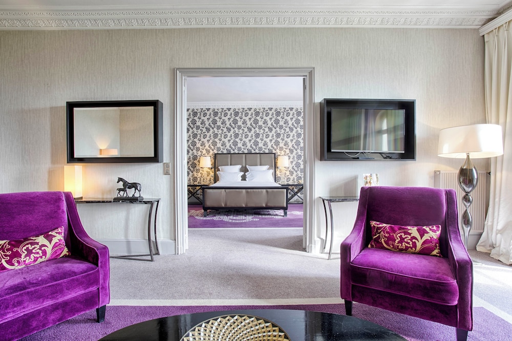 Suite Victoria Vue Jardin (1 très grand lit et 1 canapé-lit, vue jardin) - Photo 1