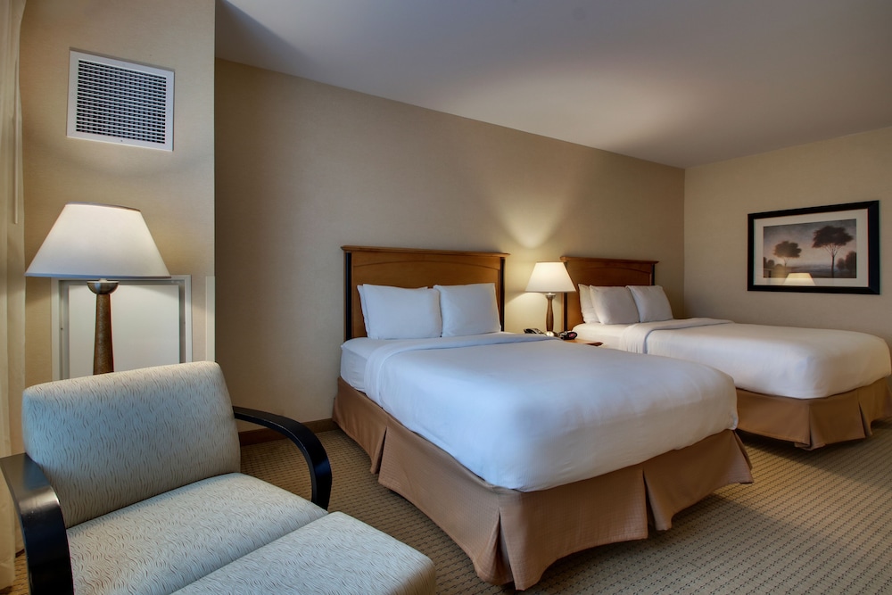 Deluxe Room, 2 Queen Beds, Non Smoking, City View - Photo 5
