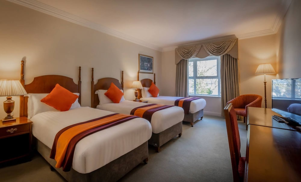 Superior Triple Room, 3 Twin Beds photo 3