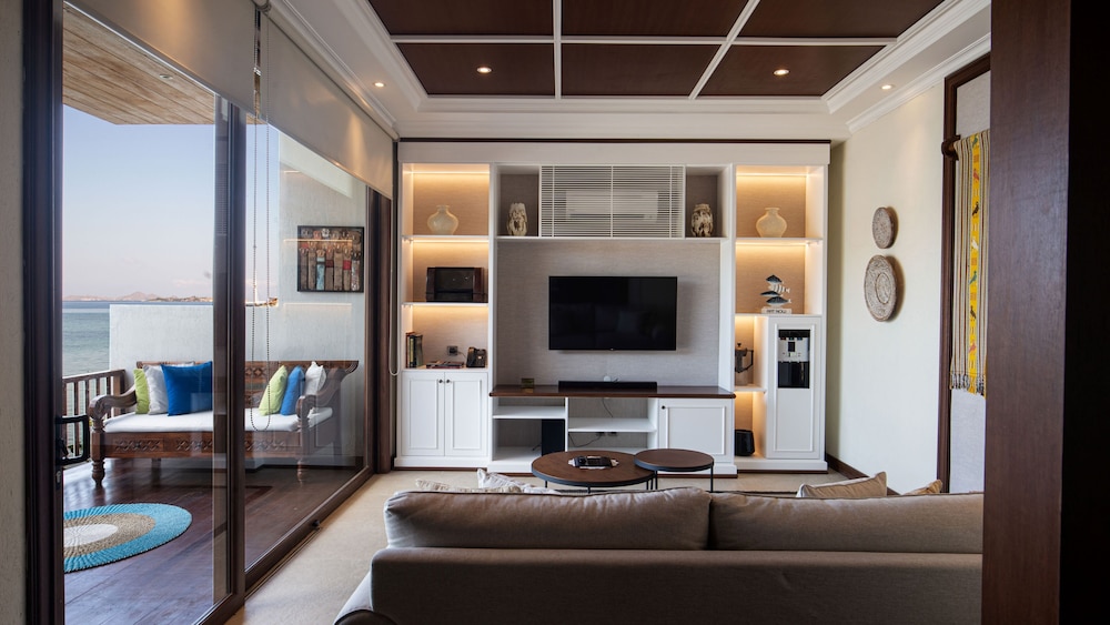 Executive Oceanfront Residence