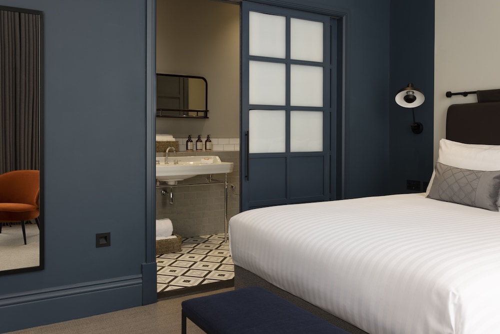 Deluxe Triple Room photo 3