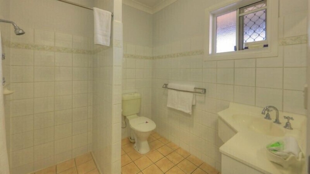 Standard Suite, 1 Bedroom, Non Smoking (Twin) photo 3