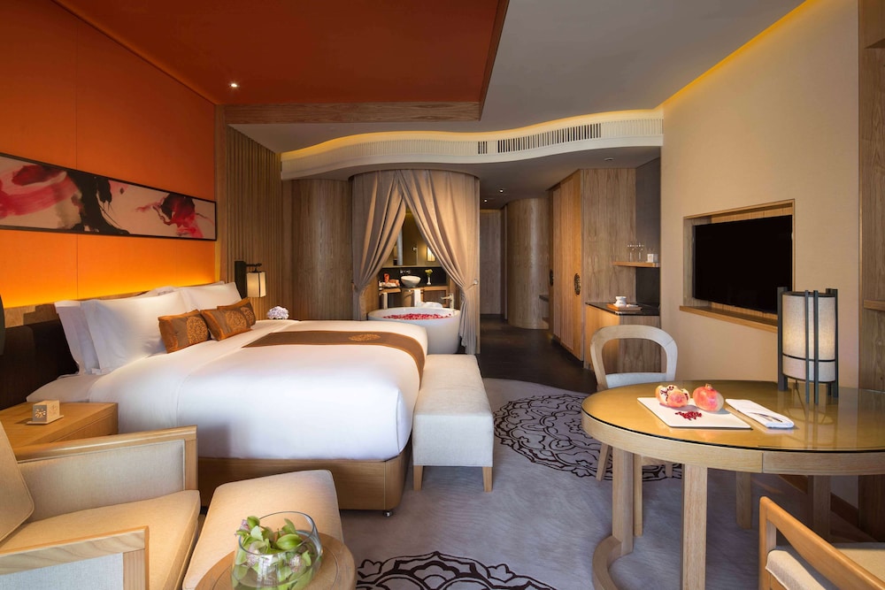 Family Theme Suite