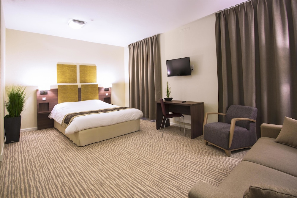 Superior Room, 1 Double Bed with Sofa bed - Photo 3