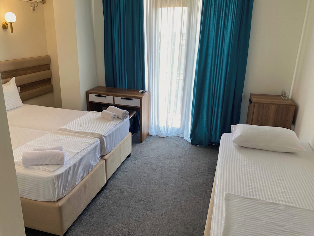 Basic Triple Room, Mountain View