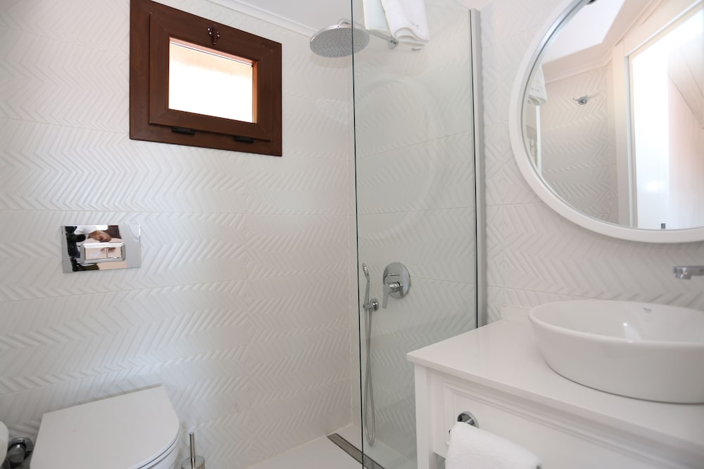 Duplex, 2 Bedrooms (508) photo 2