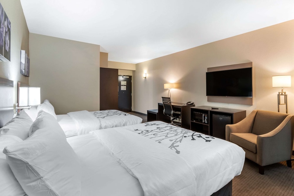 Suite, 2 Queen Beds, Non Smoking