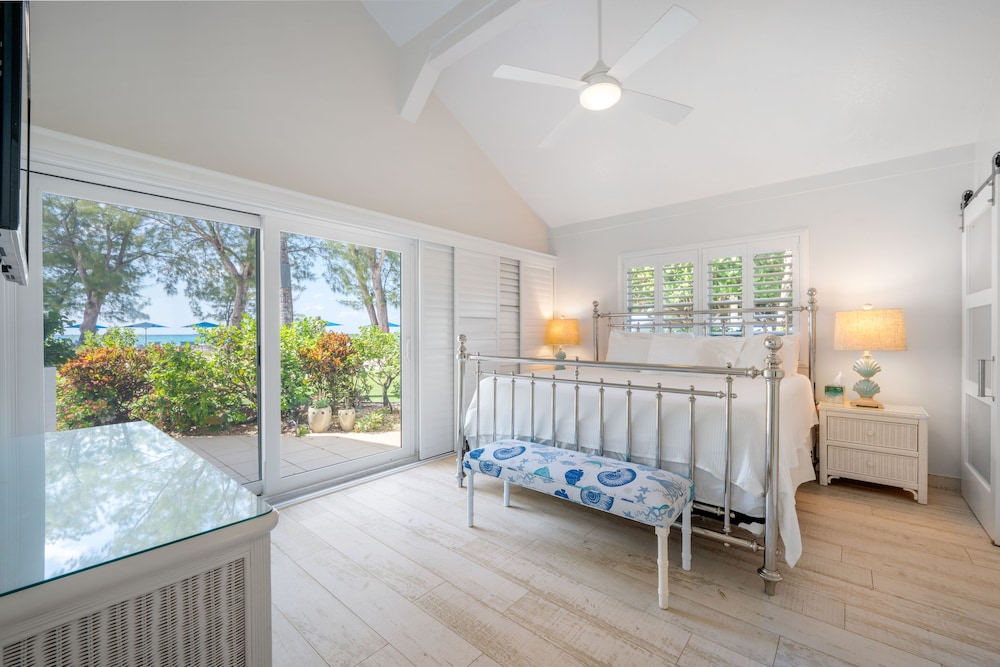 Villa, 2 Bedrooms, Oceanfront (Villa #13) photo 2