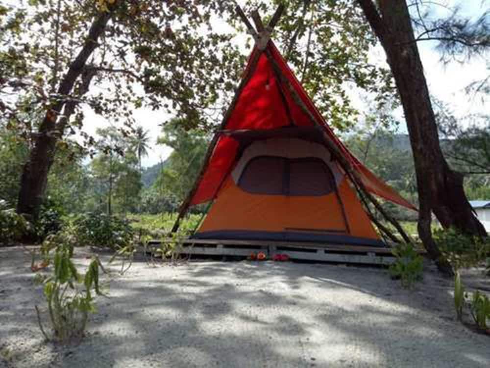 Standard Tent, 1 King Bed, Beach View photo 2