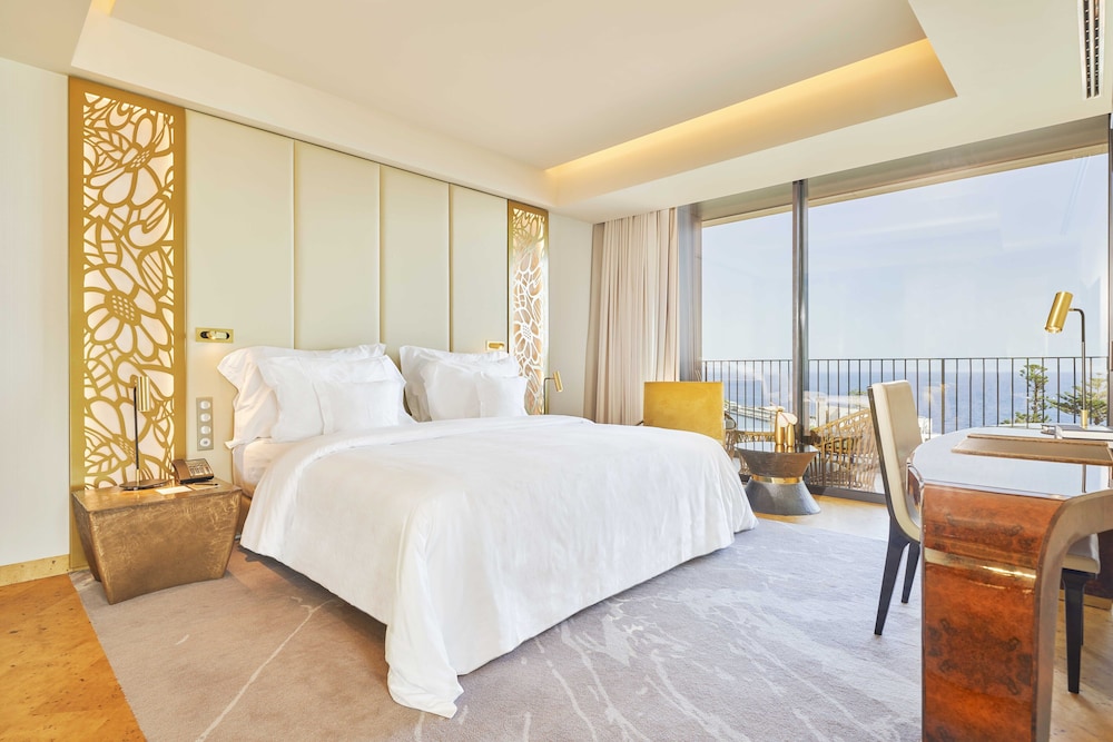 Ocean Suite - Photo 1