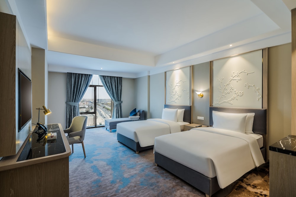Deluxe Room - Photo 5