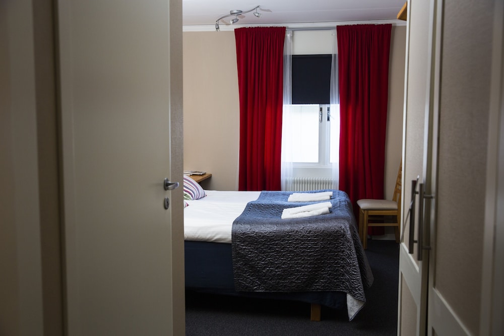 Twin Room (With shared shower) photo 1