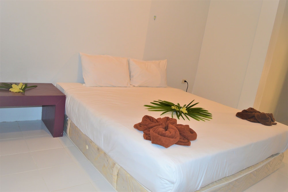 Deluxe Room - Photo 3
