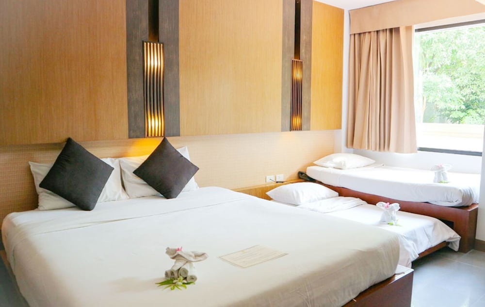 Grand Deluxe Family 2 rooms with connecting door - Photo 5