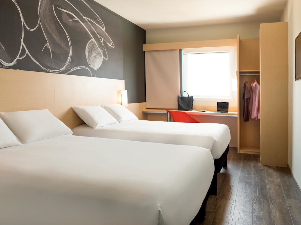 Room, 2 Double Beds (Satellite TV)