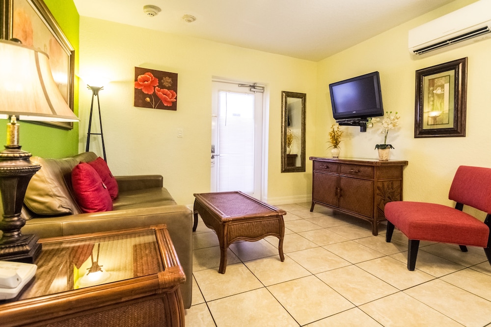 Suite, 1 Queen Bed with Sofa bed (Preferred Suite), photo 6