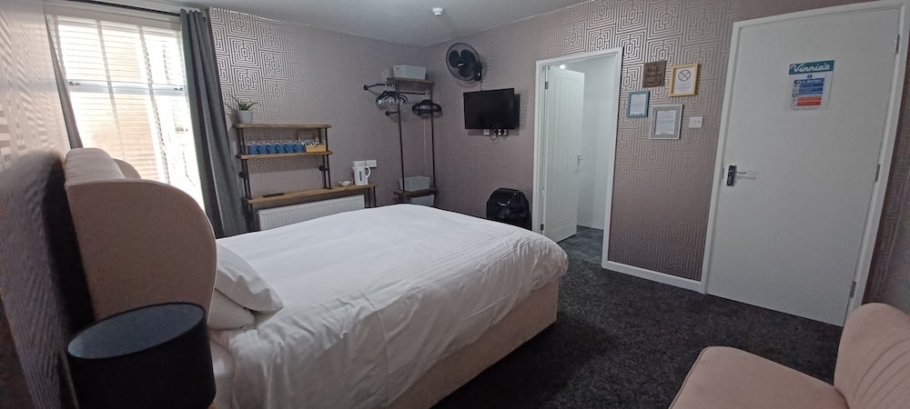Twin Room, Ensuite - Photo 3