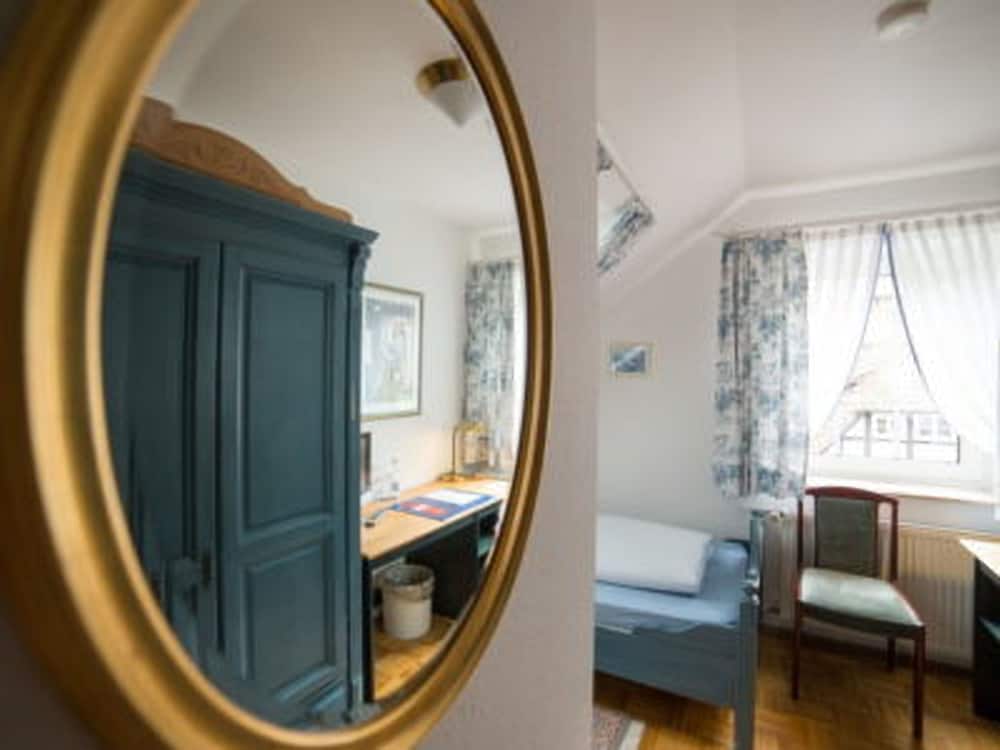 Single Room photo 2