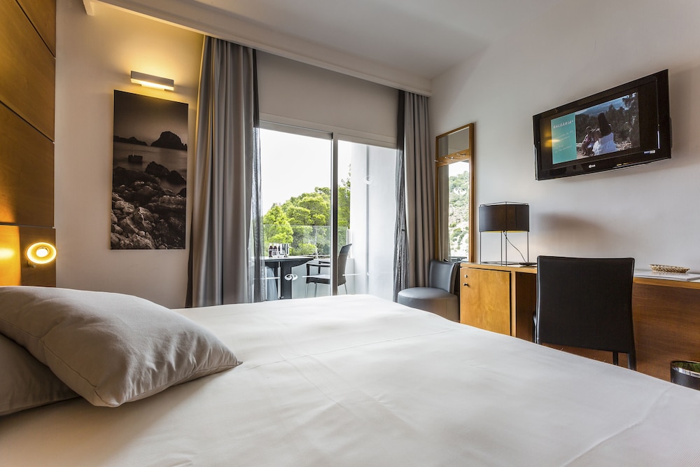 Deluxe Room - Photo 4