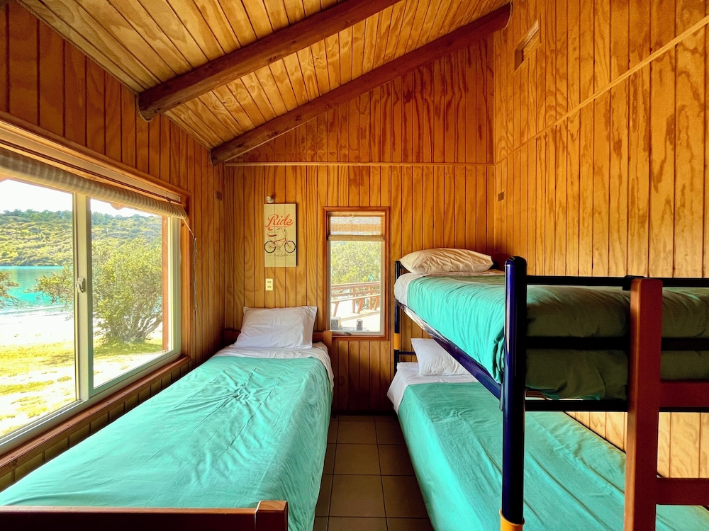 Classic Cabin, 3 Bedrooms, Beach View photo 1