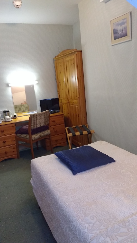 Basic Single Room, 1 Twin Bed, Ensuite, Annex Building photo 3