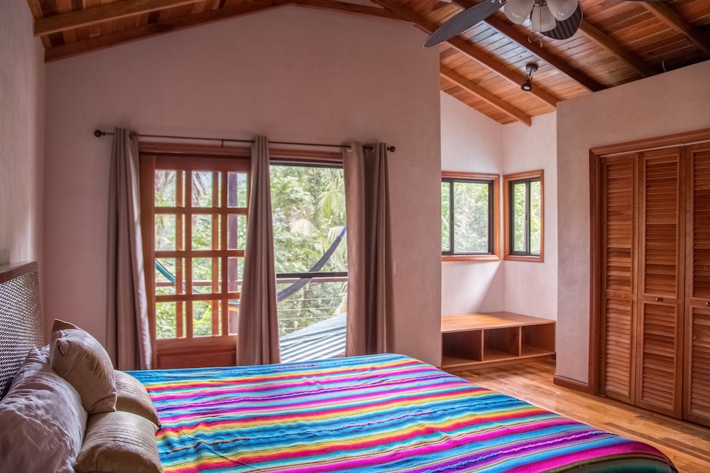 Exclusive House, 5 Bedrooms, Non Smoking photo 2