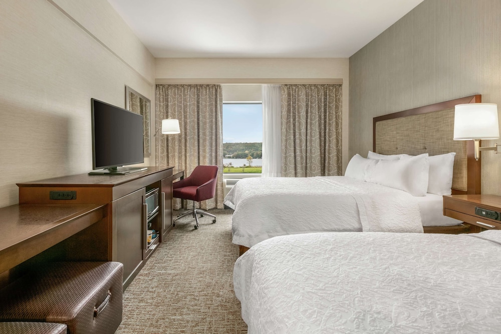 Room, 2 Queen Beds, Non Smoking, Lake View