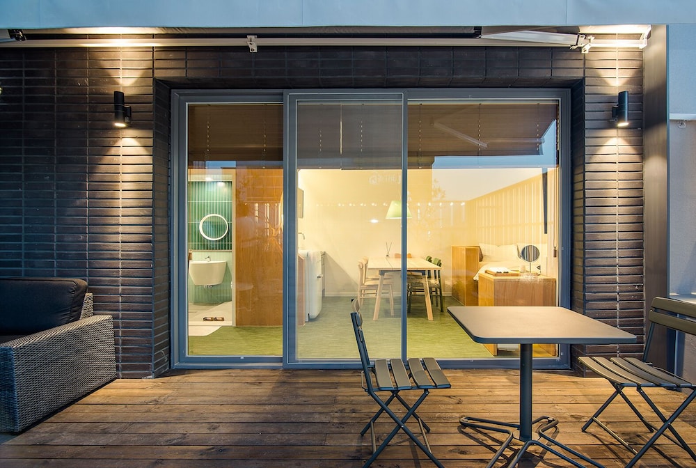 Blo By Blo Room - Photo 12