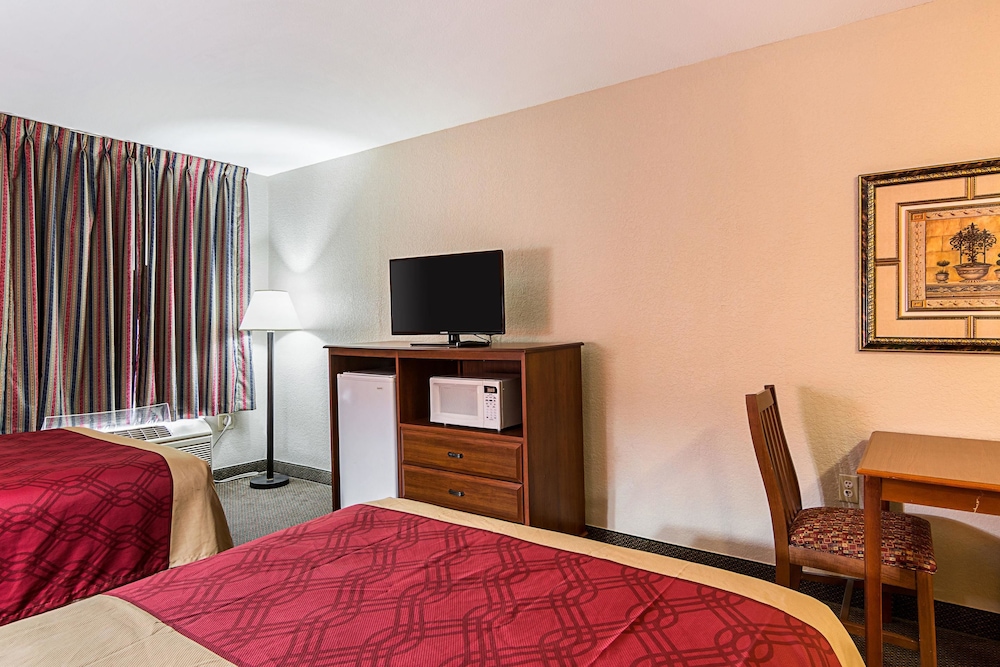 Standard Room, 2 Double Beds, Non Smoking - Photo 4