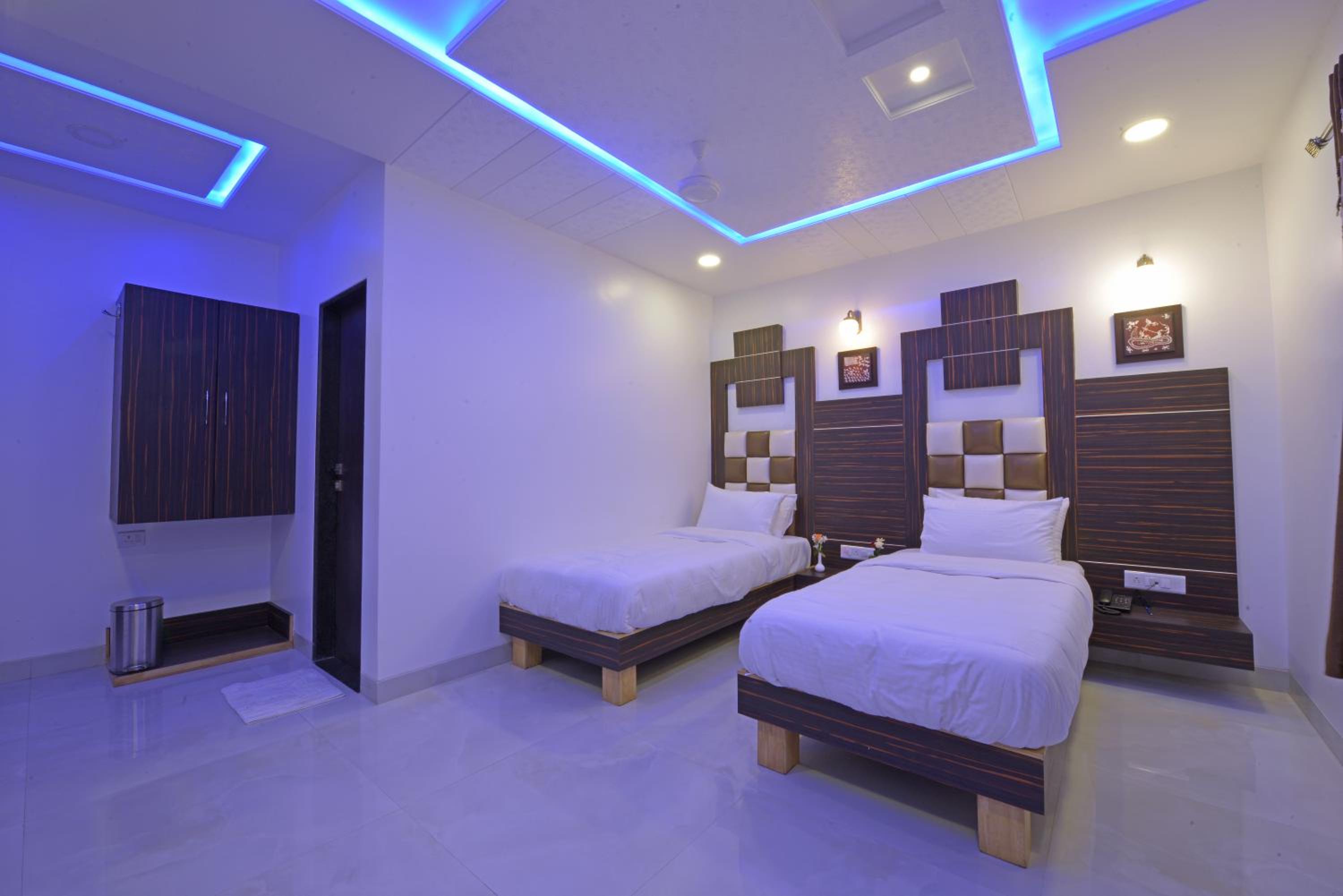 Deluxe Double or Twin Room photo 2