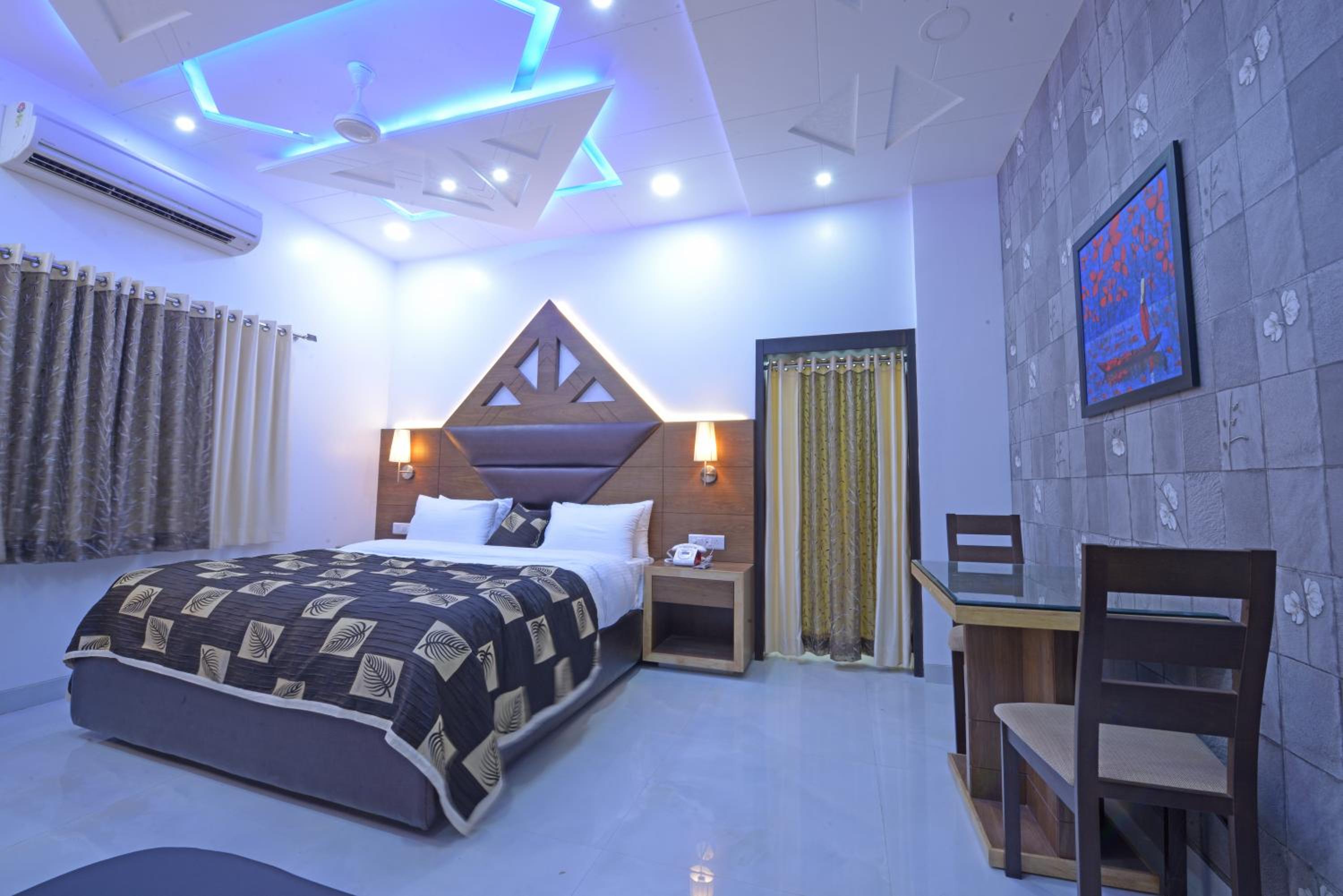 Comfort Suite photo 2
