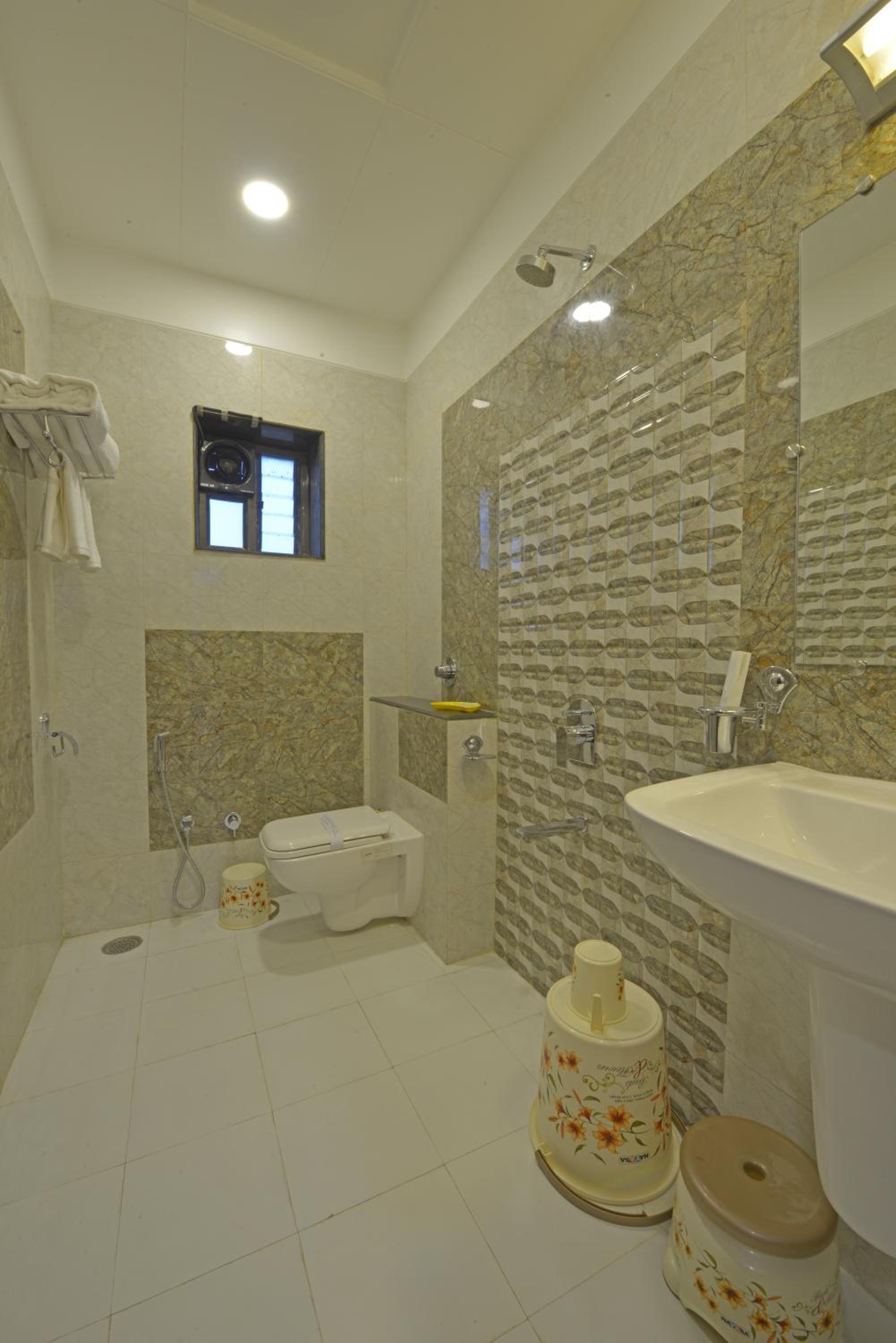 Deluxe Double or Twin Room photo 3