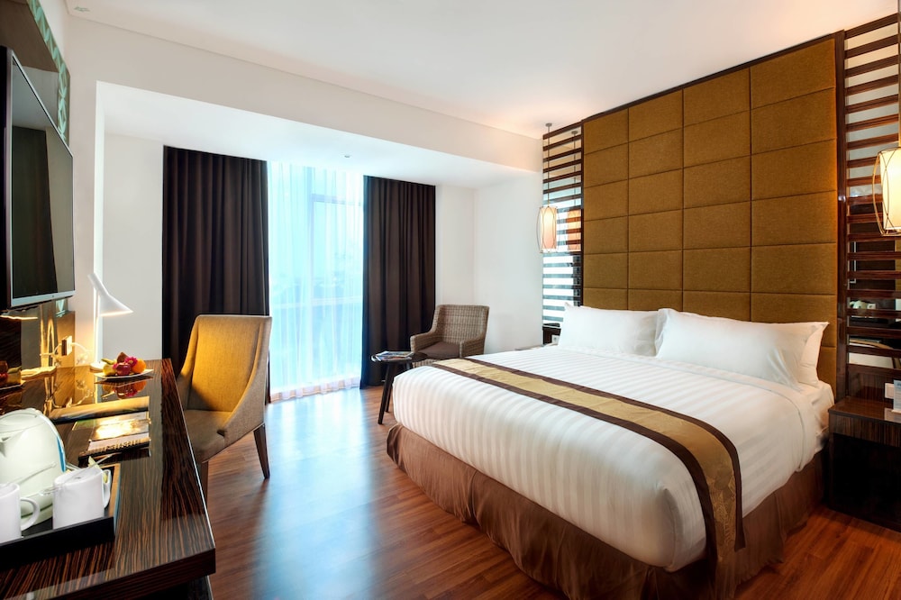 Deluxe King Room photo 1