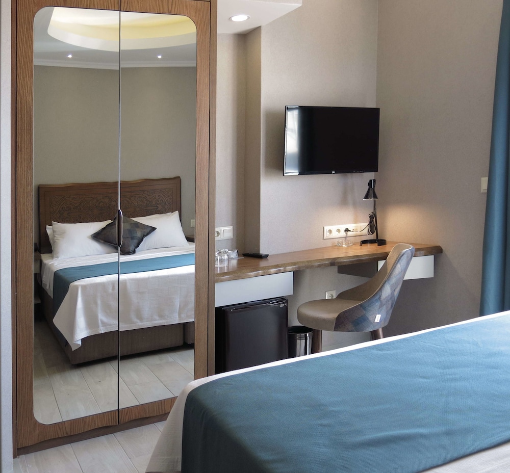 Deluxe Double Room, 1 Queen Bed, Sea View photo 3