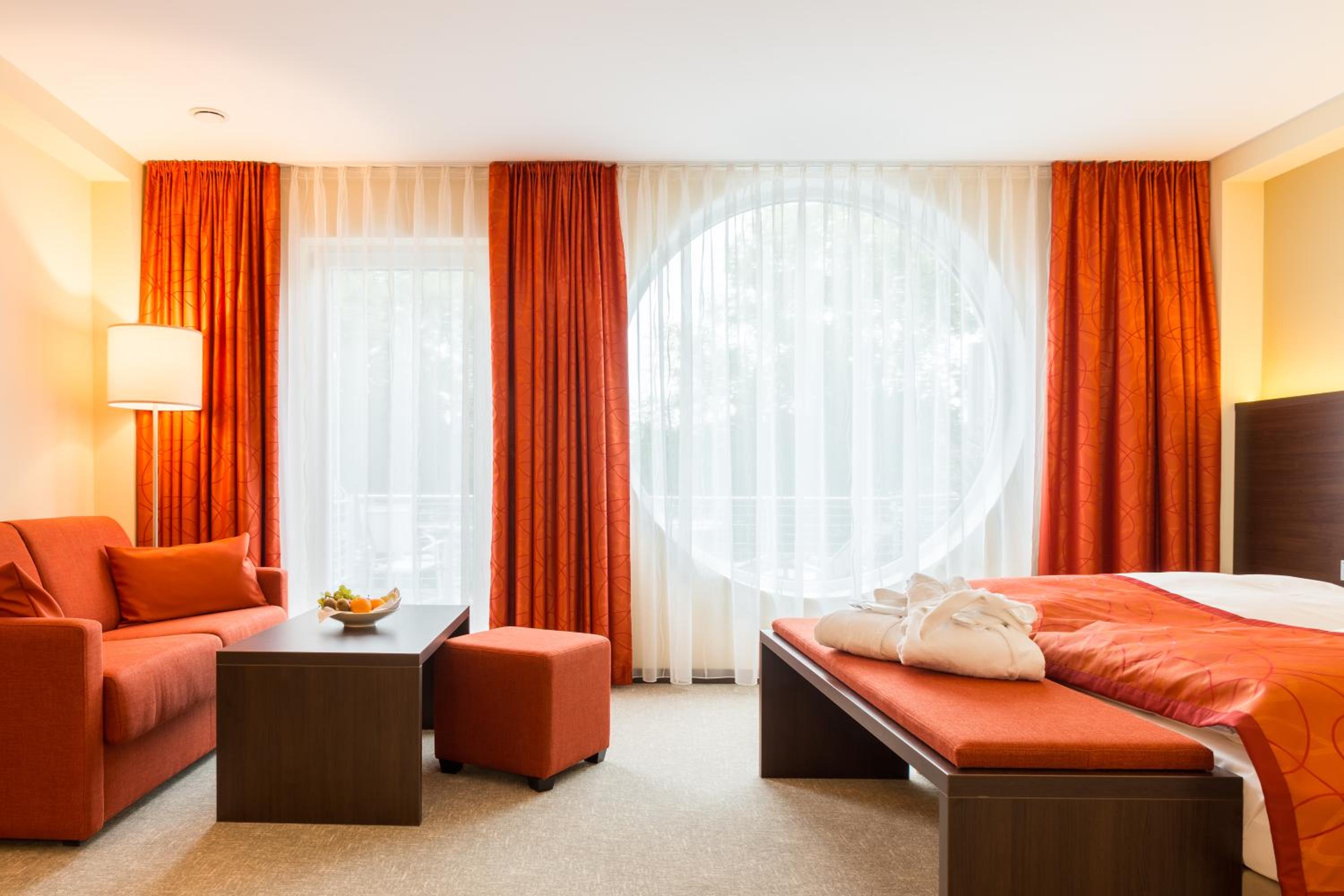 Double or Twin Room with Extra Bed photo 2