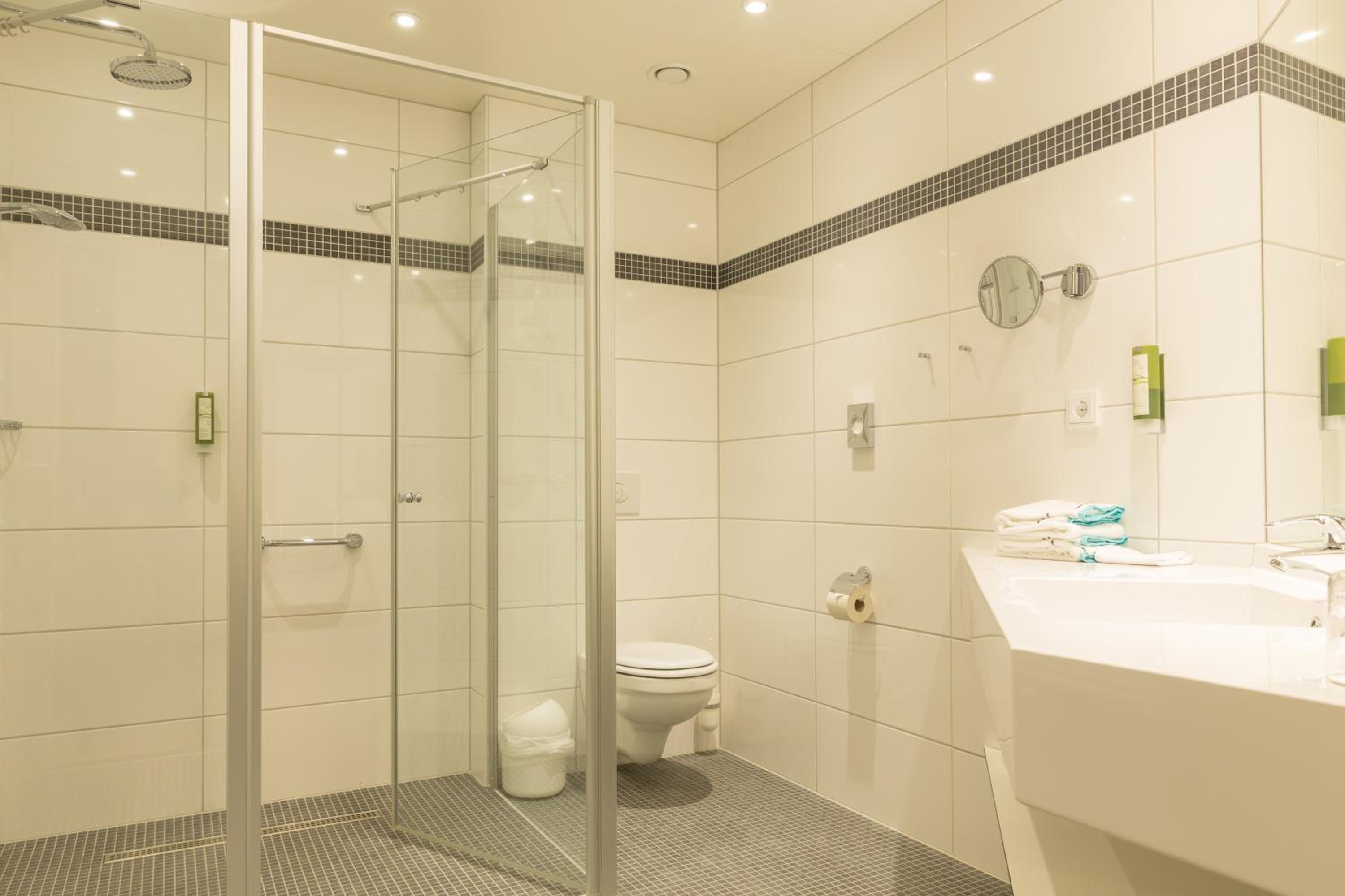 Double or Twin Room with Extra Bed photo 3
